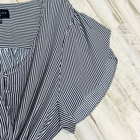 Premise Navy White Vertical Stripe V-Neck Short Tulip Sleeves Blouse Size 2X - Picture 4 of 8